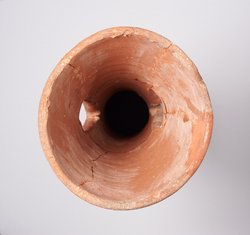 Gefäß- bzw. Opfertischständer