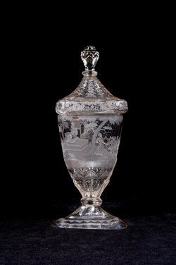 Dreikantiger Pokal mit niederländischem Bauerntanz