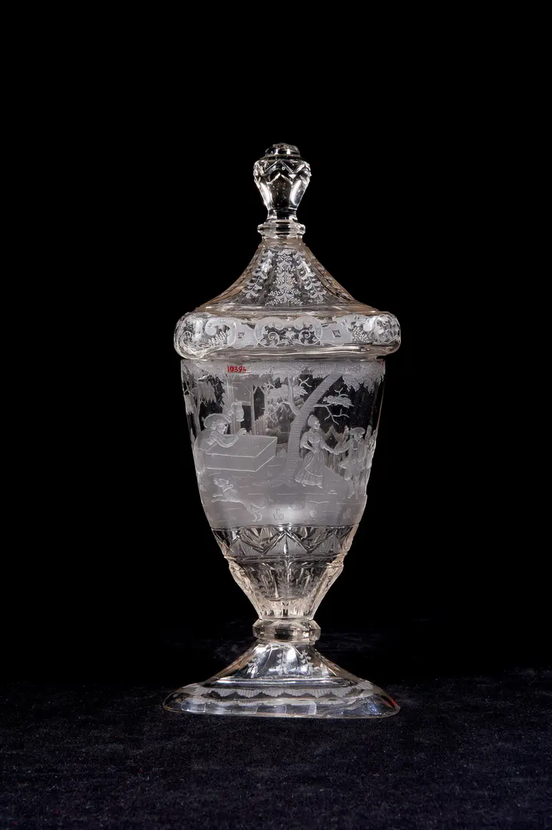 Dreikantiger Pokal mit niederländischem Bauerntanz