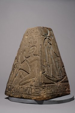 Pyramidion of Meri-imen Ra-mesu 