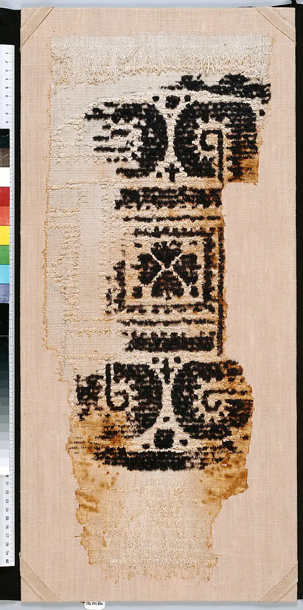 Zierborte: Blätter und Ornament