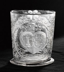 Becher mit Nürnberger Patrizierwappen Harssdörffer und Fürer