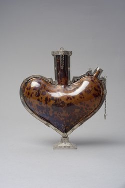 Herzförmige Flasche