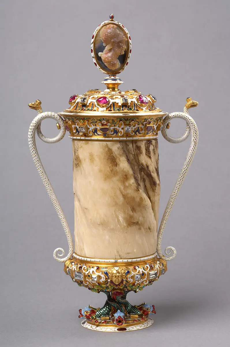 Narwalhornbecher