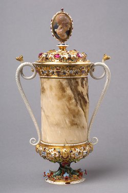 Narwalhornbecher