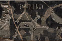 Sarkophag des Priesters Nes-schu-tefnut