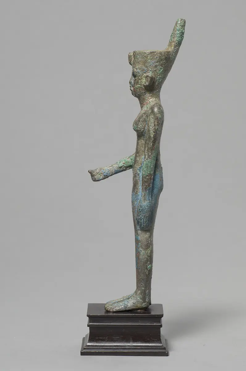Stehende Göttin Neith