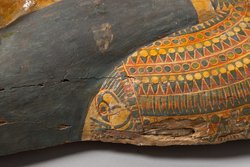 Deckel des mumienförmigen Innensarges des Anch-ef-en-mut