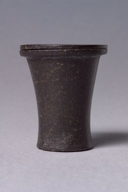 Salbgefäß mit Deckel