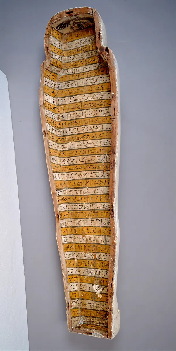 Mumienförmiger Sarg des Djed-bastet-inek-su