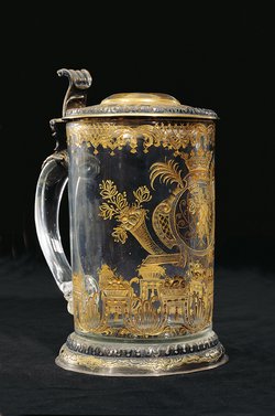 Silbermontierter Deckelkrug mit bekröntem Spiegelmonogramm
