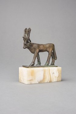 Göttin Isis-Hathor in Kuhgestalt