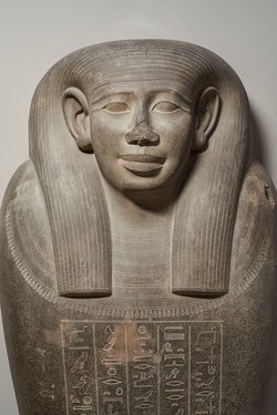 Deckel des Sarkophags der Chedeb-neith-iret-binet