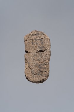 Ächtungsfigur mit Aufschrift