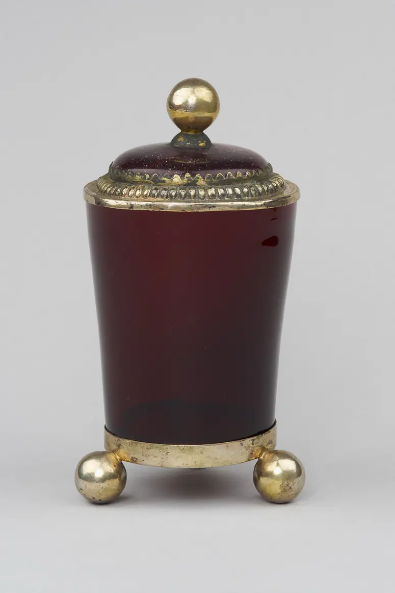 Goldrubinbecher mit Silbermontierung