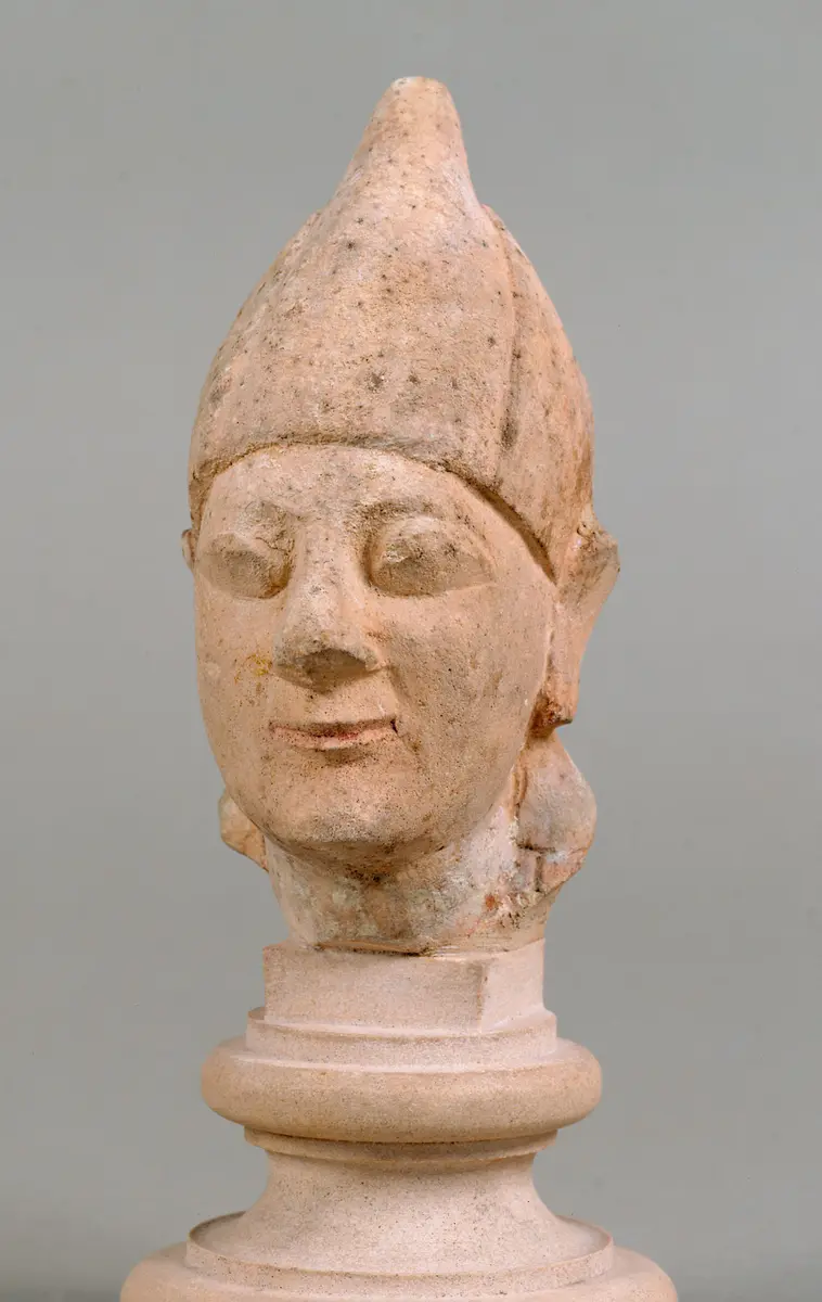 Mann mit Helm