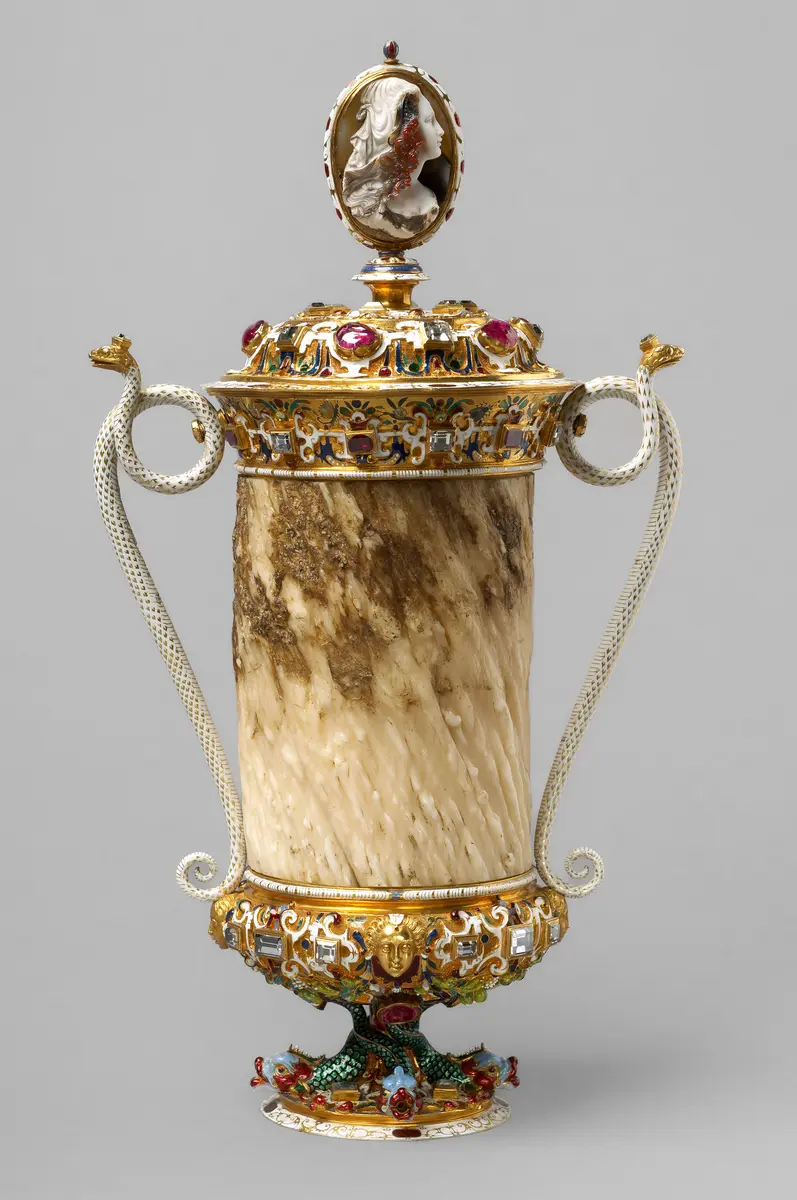 Narwalhornbecher