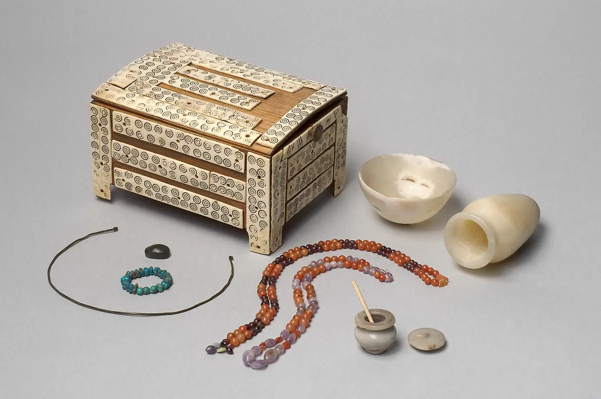Kästchen für Schmuck und Kosmetikartikel