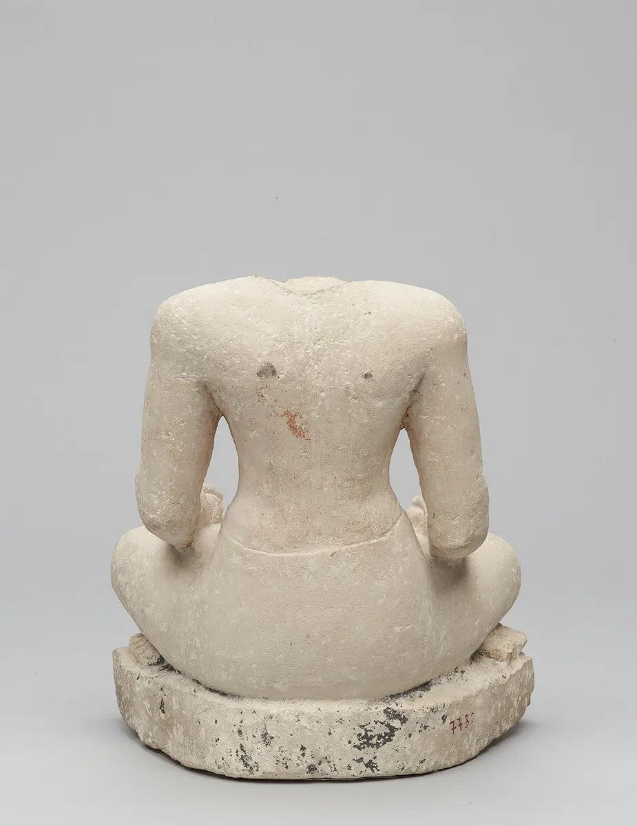 Kopflose Statue eines Lesenden