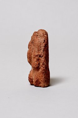 Fragmentierte Figur einer Frau