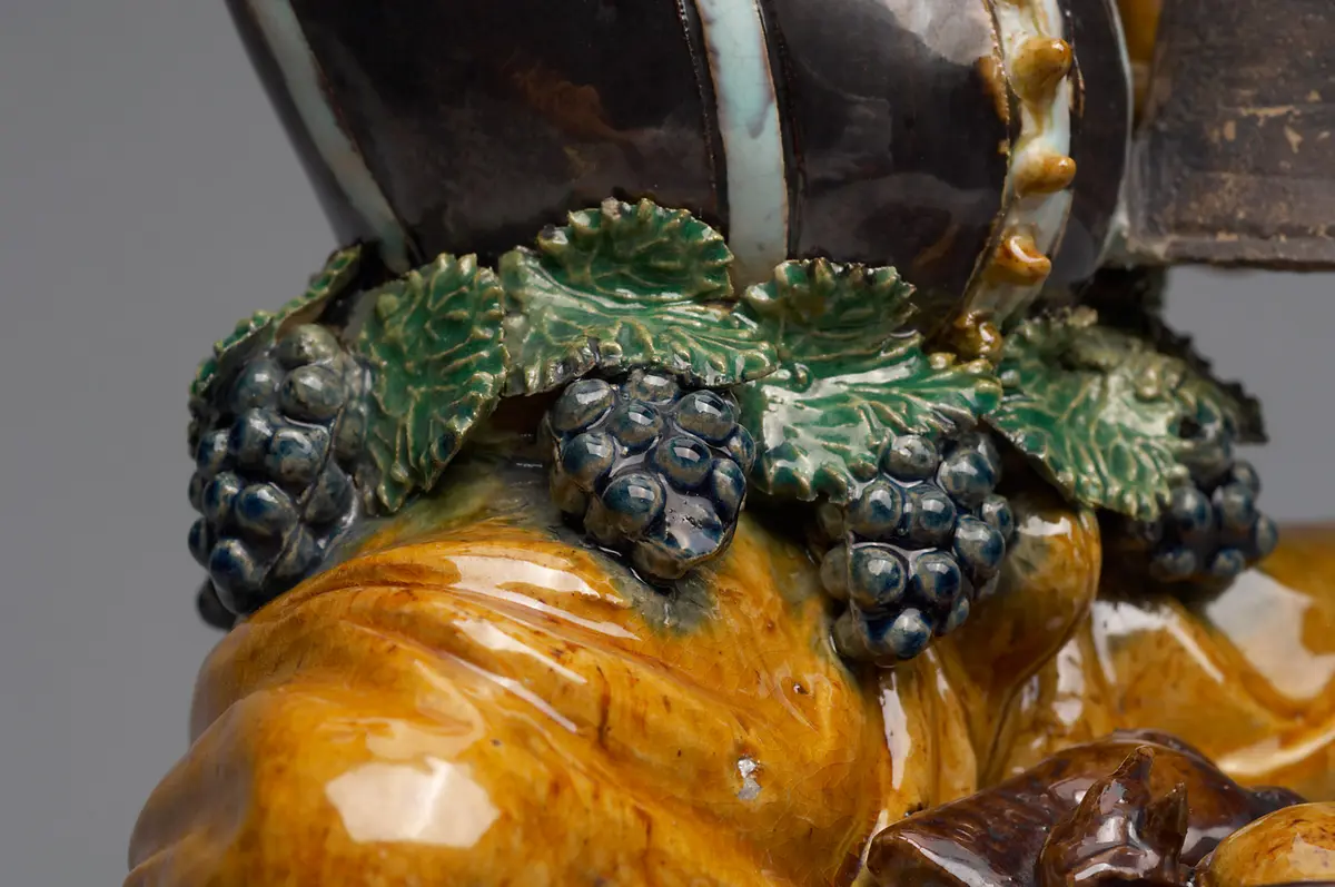 Gefäß; Statuette, Tongefäß, Scherzfigur, Prasser