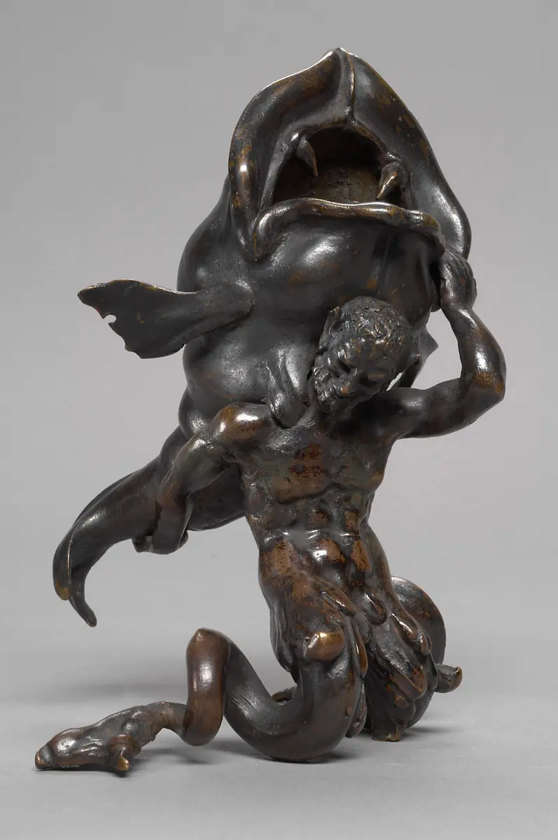 Tintenfaß in Gestalt eines Tritons mit Delphin