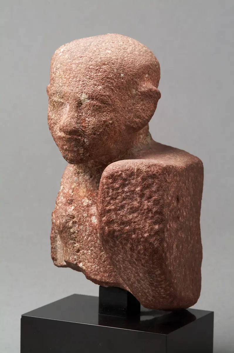 Fragmentierte Statuette einer Amarna-Prinzessin