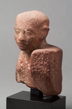 Fragmentierte Statuette einer Amarna-Prinzessin