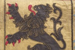 Wappenrock für den Wappenkönig-Herold der Grafschaft Hennegau