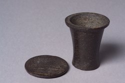 Salbgefäß mit Deckel