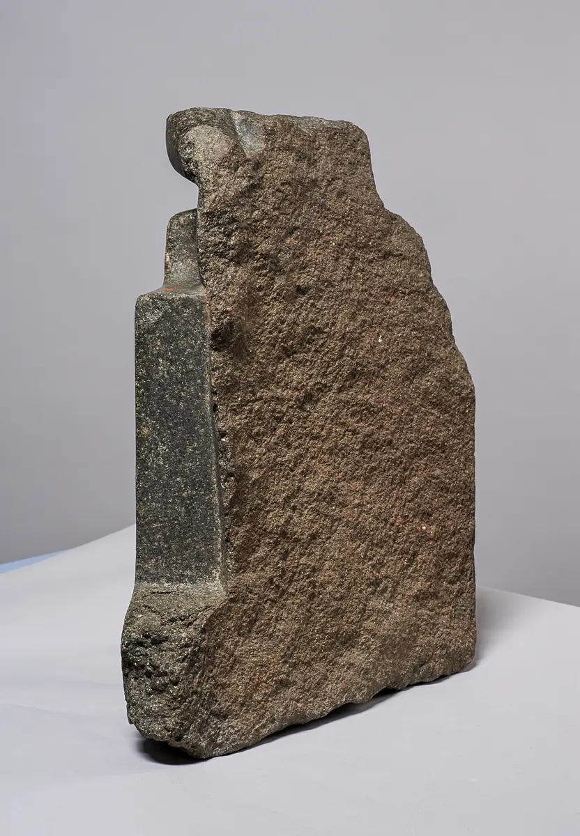 Fragment der Sitzstatue des Menu-nechet