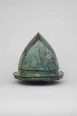 Negauer Helm mit Harigast-Inschrift
