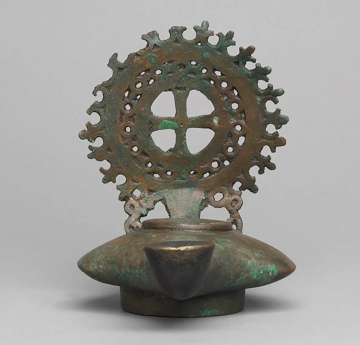 Lampe mit Scheibenkreuz