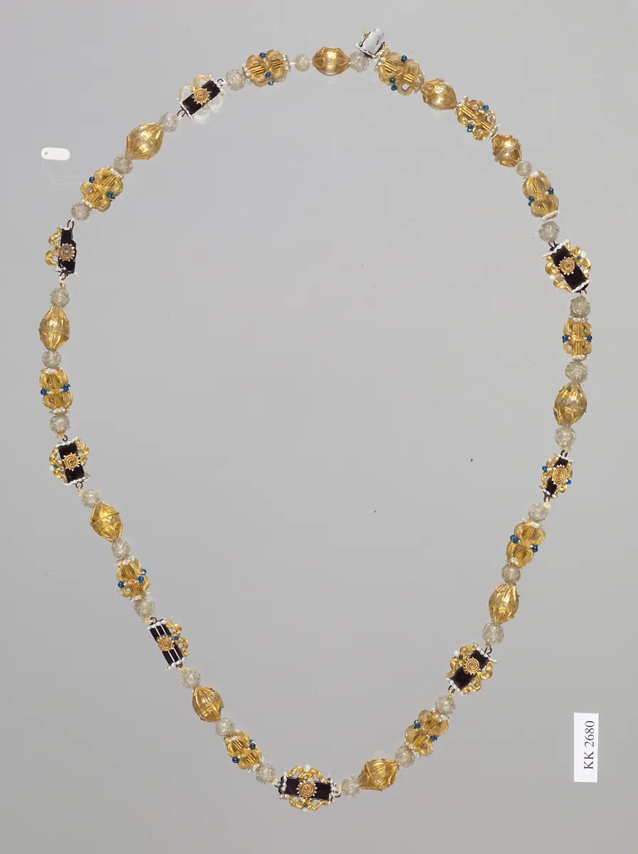Kette aus Glaskugeln